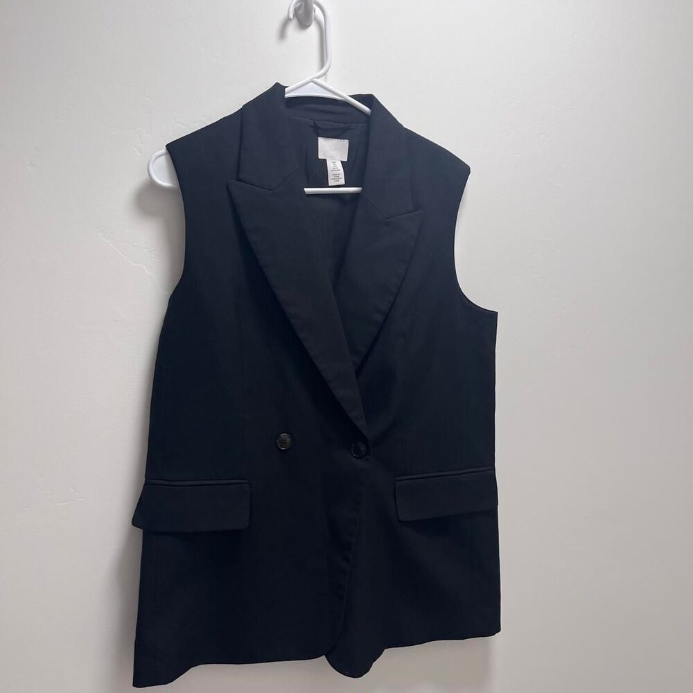 H&M 2 Piece Black Vest & Shorts Set Size Small / 6